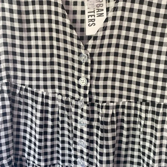 NWT Urban Outfitters Gingham Print Short Sleeve V Neck Button Down Romper - Picture 5 of 6